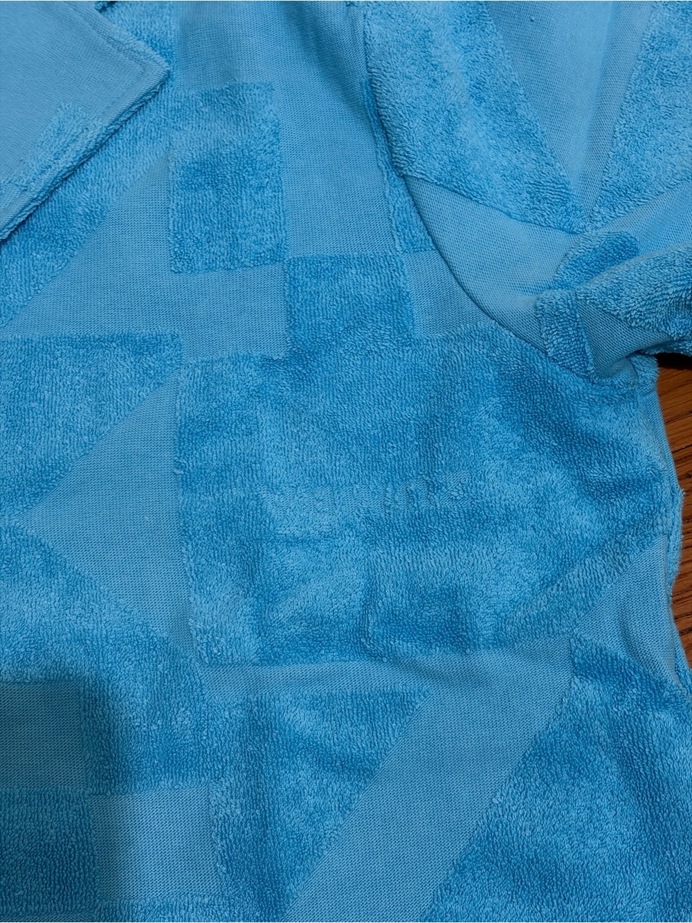 Zumba Fitness Zumba Rays Terry Button Down in All Out Aqua Unisex Medium NWT - Picture 10 of 11